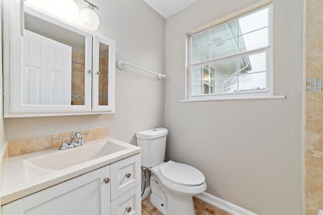 Building Photo - 11610 Grapewood Dr