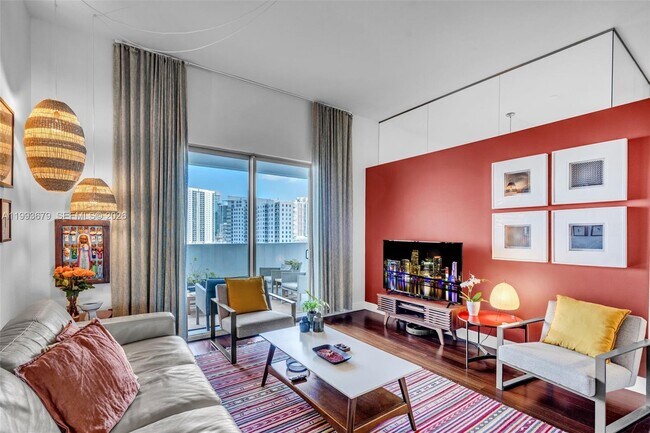 Building Photo - 36 NW 6th Ave