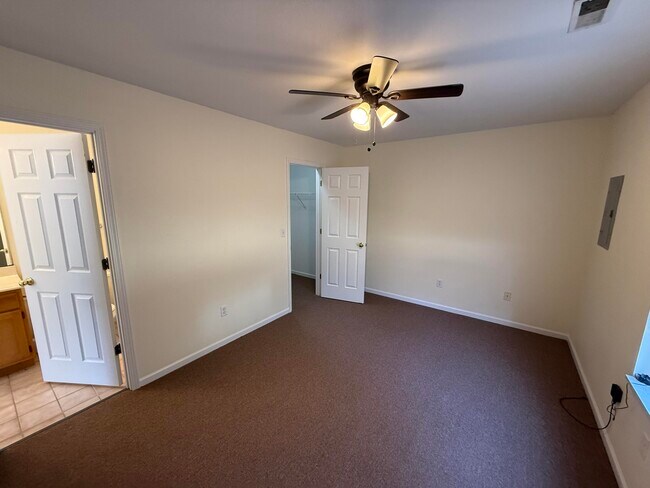 Building Photo - 1326 N Frideriki Dr