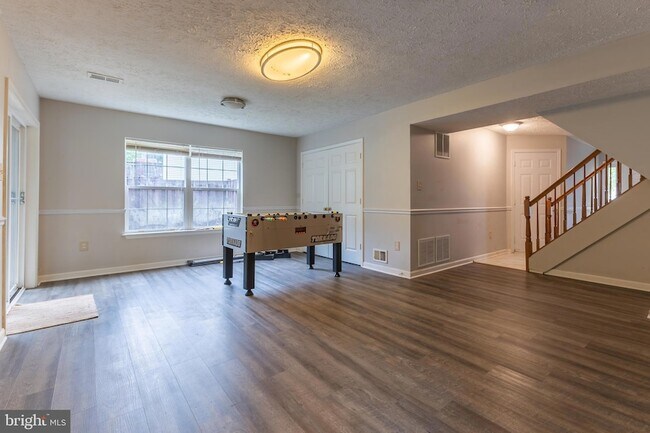 Building Photo - 20283 Glenrobin Terrace