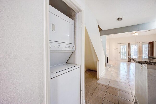 Building Photo - 16800 Sugar Pine Dr
