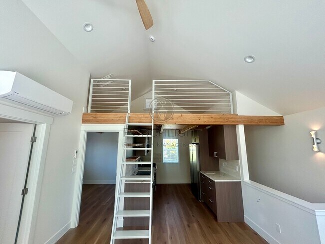Building Photo - 326 Boblett St