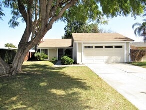 Building Photo - Spacious and Well Maintained 3 Bedroom 2 Bath single Family Home in The City of Riverside