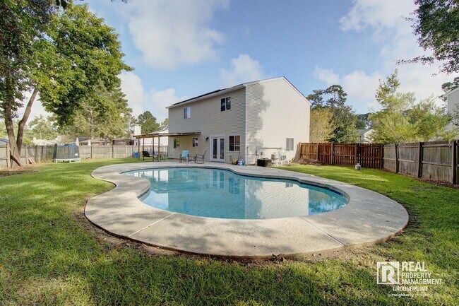 Building Photo - 121 Sioux Ct