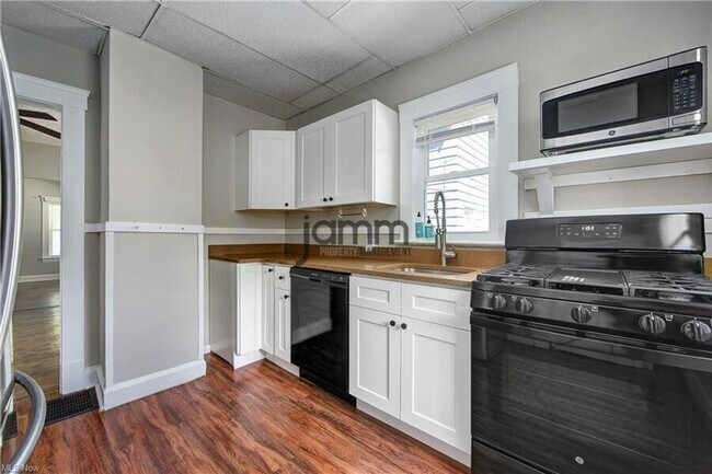 Building Photo - 1511 Westwood Ave