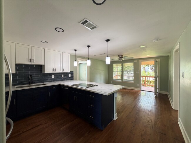 Building Photo - 8907 Meadow Vista Blvd