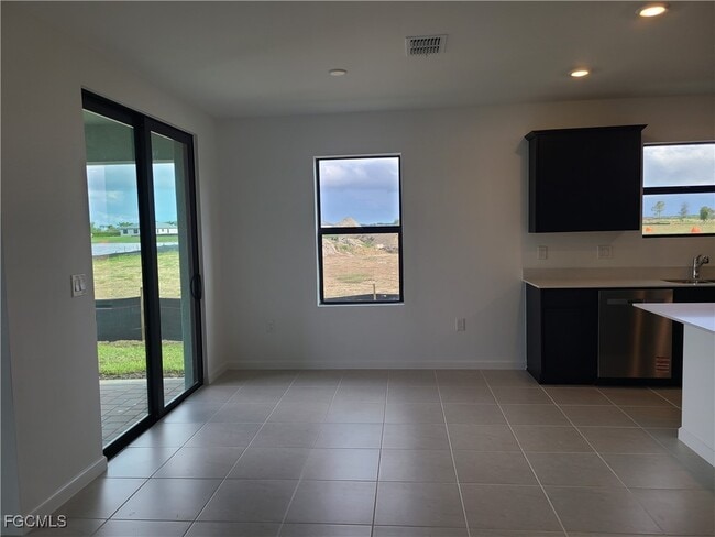 Building Photo - 1023 Caloosa Breeze Dr