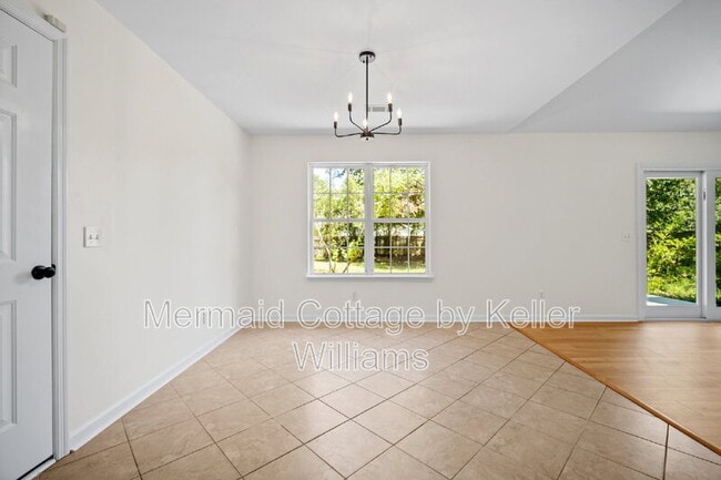 Building Photo - 7 Grandiflora Ln