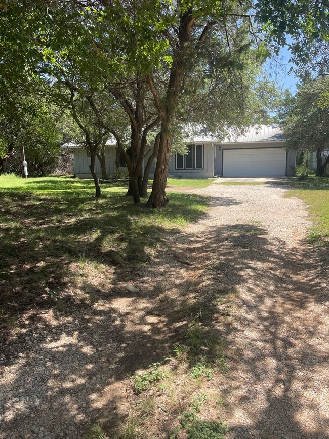 Building Photo - NEW ON MARKET