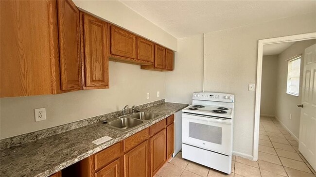 Building Photo - 207 Mill St