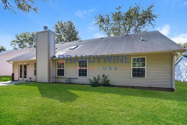 Building Photo - $500 OFF 1st Month’s Rent! No Application ...