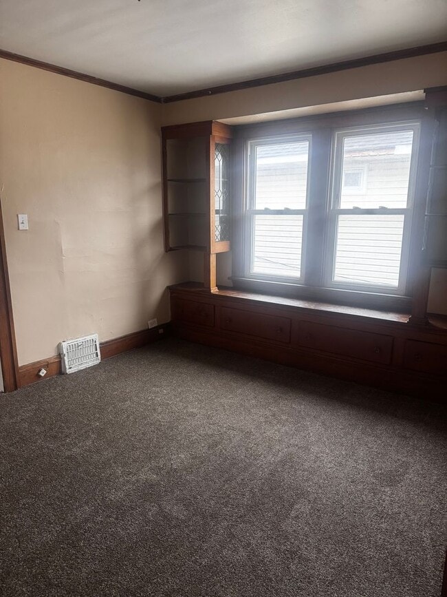 Building Photo - 3421 E 143rd St