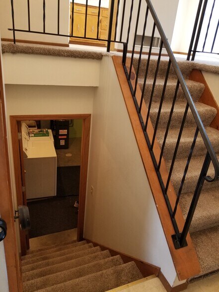 Building Photo - 220 Leighton Dr