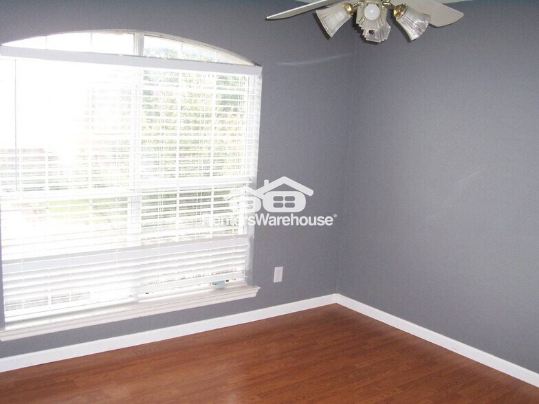 Building Photo - 1006 Cassion Dr