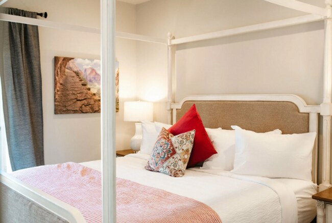 Building Photo - Short term lease options! Spacious Condo in Washington