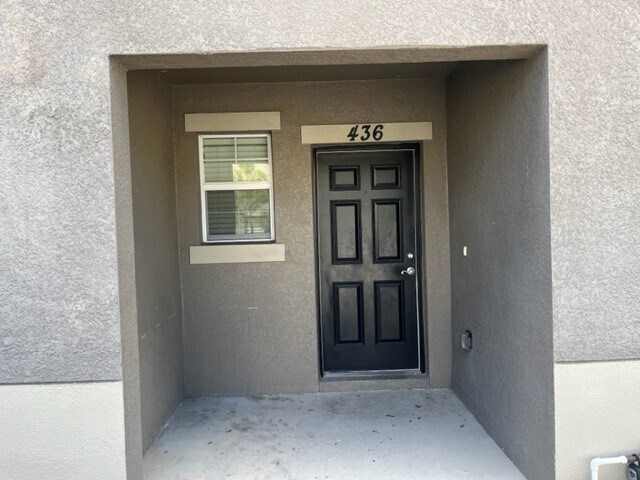 Private Entry - 455 Belle Montclair Loop