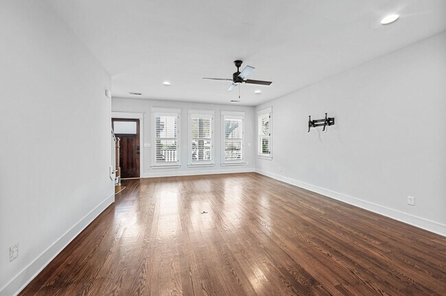 Building Photo - Awesome 3BR/3.5BA Craftsman Cottage in Chesterfield!