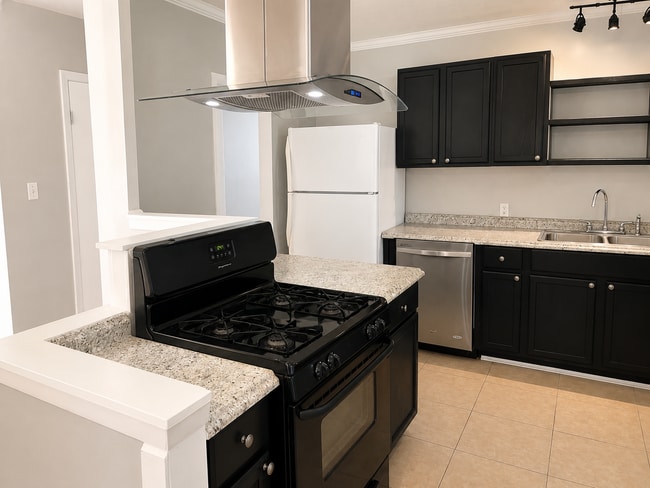 Building Photo - 6207 Middlerose Cir