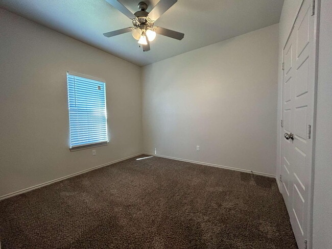 Building Photo - 11620 Evanston Ave