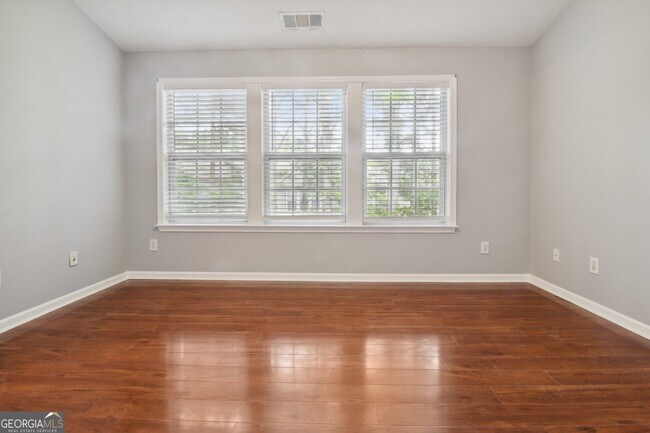 Building Photo - 4084 Howell Park Rd