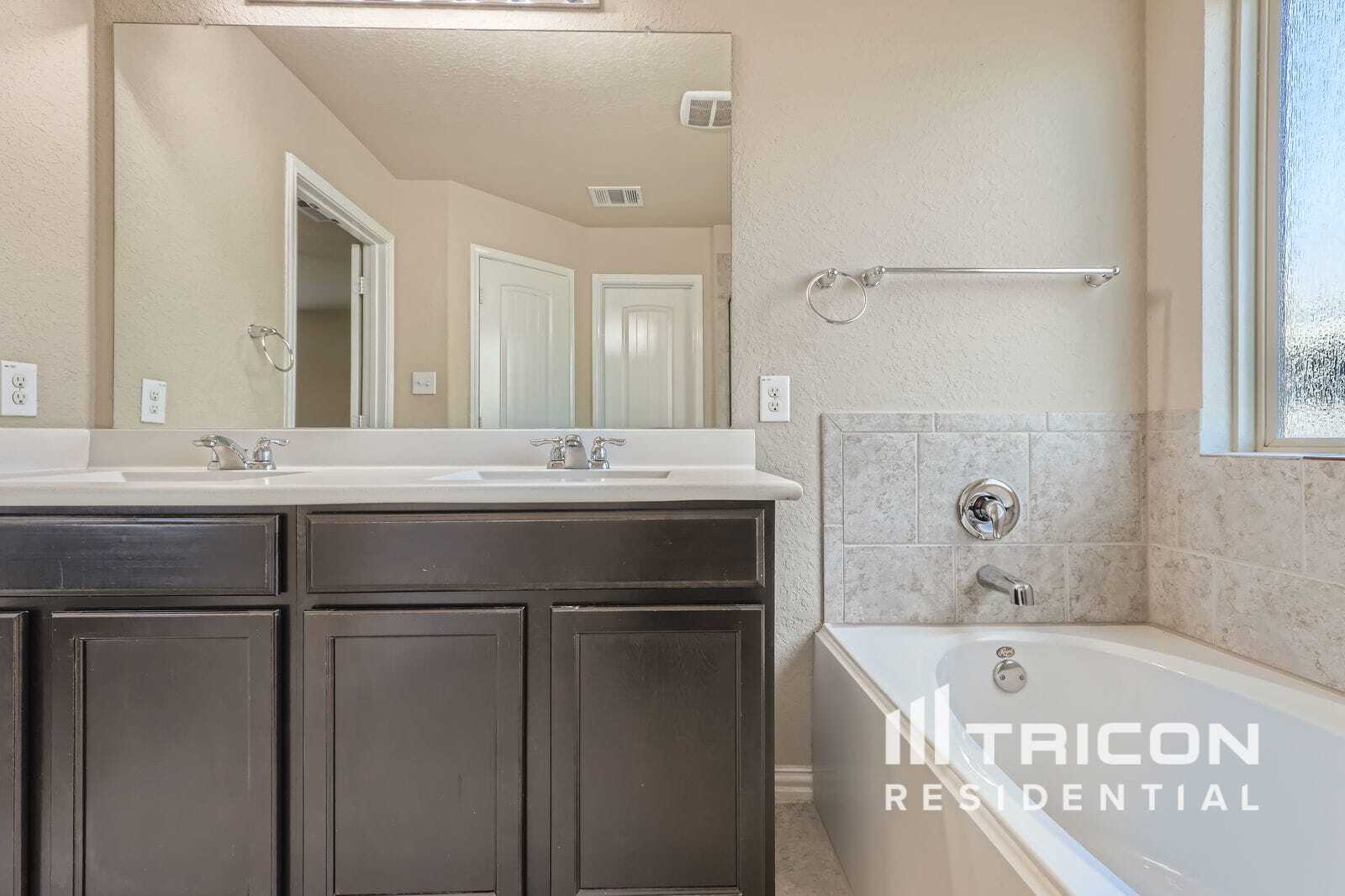 Building Photo - 9731 Marbach Crest