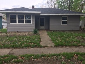 Building Photo - 3 Bedroom 1 bath