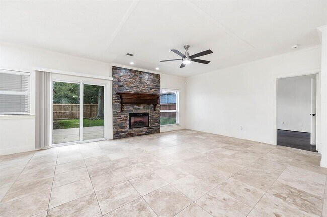 Building Photo - 18909 Walden Forest Dr
