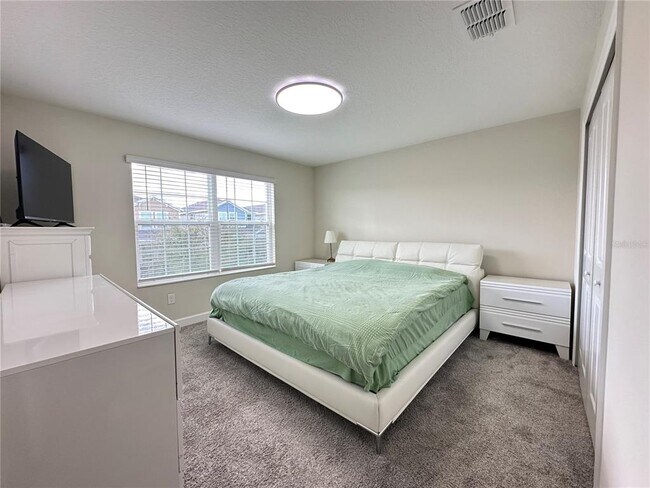 Building Photo - 14143 Title Wy