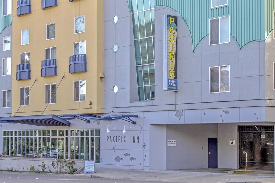 Building Photo - Pacific Inn Apartments
