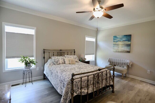 Building Photo - “Stunning 4-Bedroom Retreat with Granite Elegance at 2 River Drive, Pinehurst"
