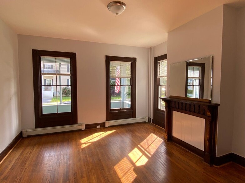 Building Photo - 126 Garden St