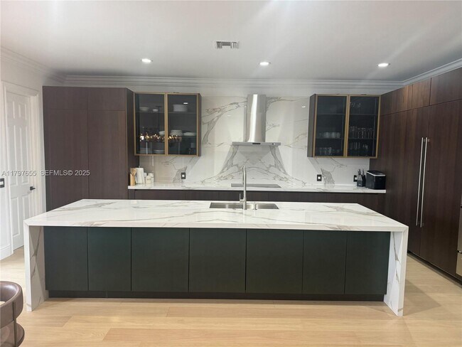 Building Photo - 1309 Middle River Dr