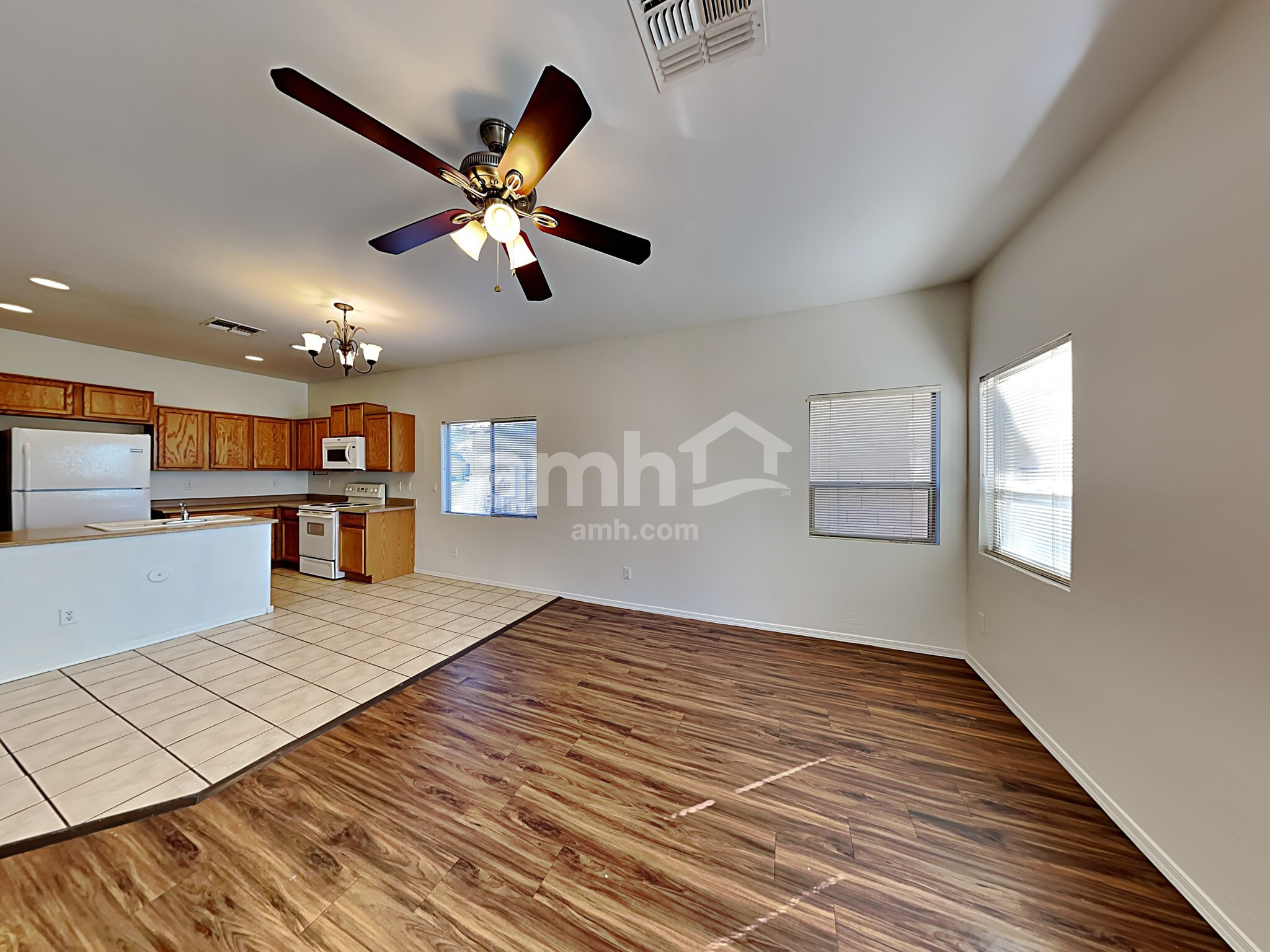 Building Photo - 17285 W Tara Ln