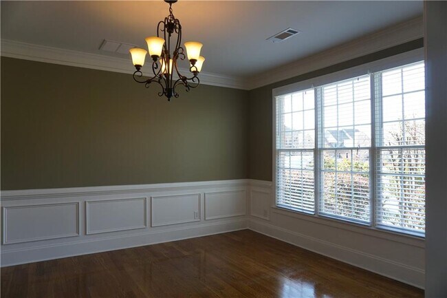 Building Photo - 2597 Stone Manor Dr NE