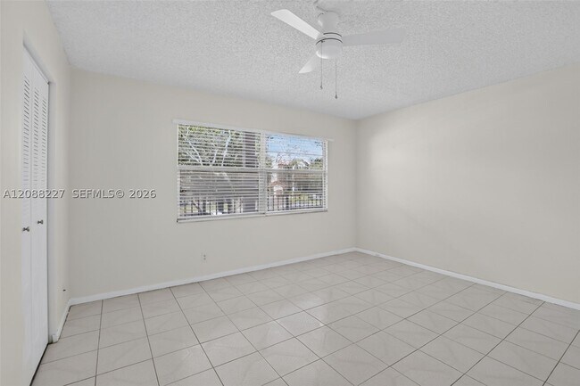 Building Photo - 1200 SW 125th Ave