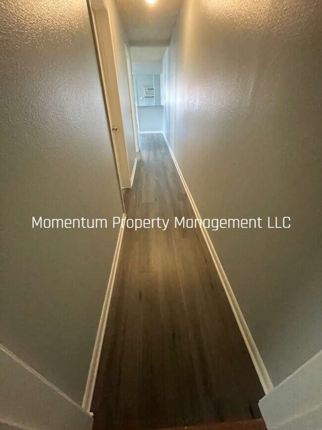 Building Photo - Cute and Cozy 2/1 in Mulberry- AVAILABLE FOR IMMEDIATE MOVE IN!!