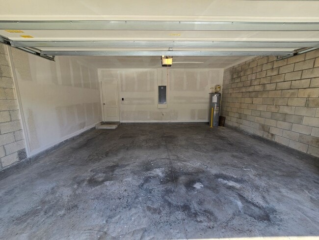 Building Photo - 121 Fishermans Cove Dr