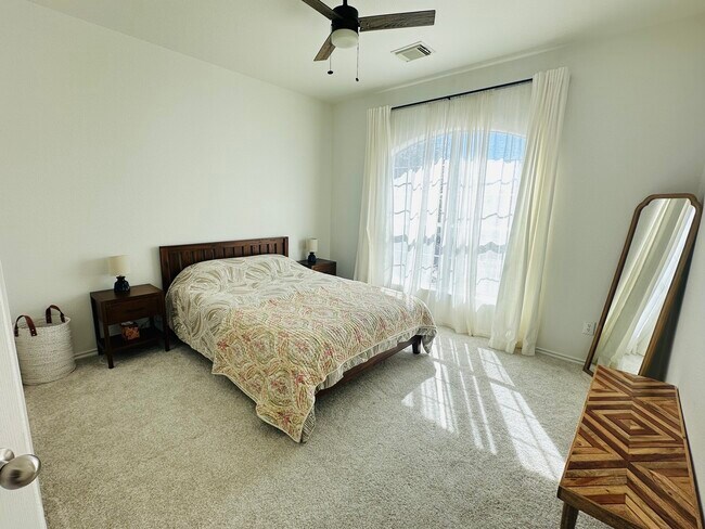 Building Photo - 3724 Pine Needle Cir