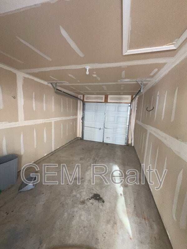 Building Photo - 7120 Azalea Dr