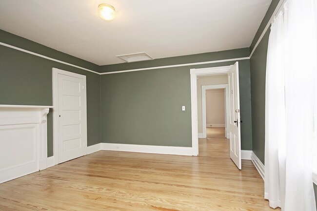 Building Photo - Charming Dog-Friendly Downtown Home Near UVA Medical Center