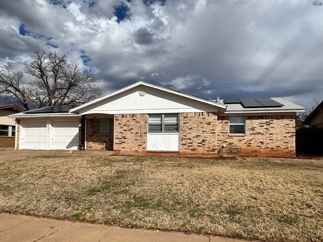 Building Photo - 4035 Hooper Dr