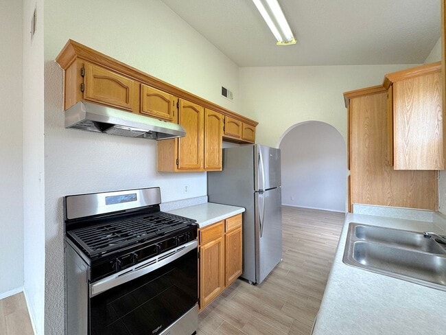 Building Photo - East El Paso 2bed/2Bath Duplex!