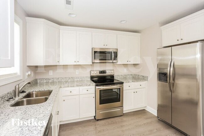 Building Photo - 603 S Harding Ave