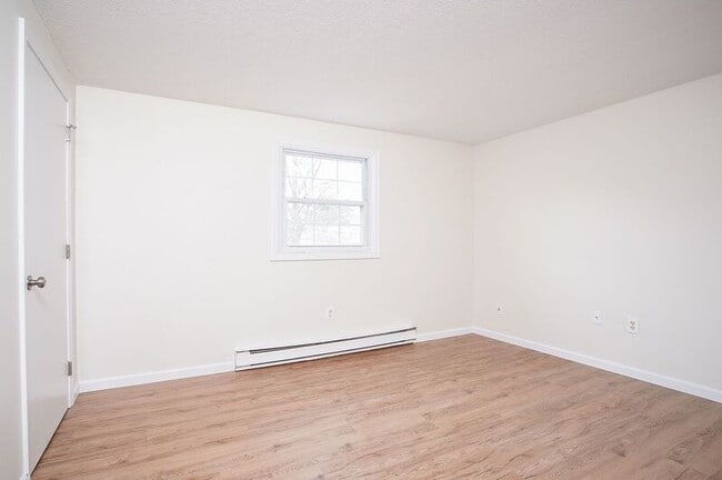 Building Photo - 70-72 Sunnyslope Ave