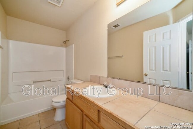 Building Photo - 1017 Schertz Pkwy