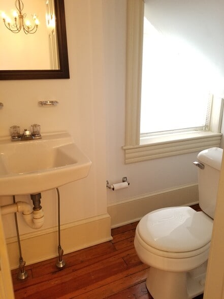 Building Photo - 127-A Peyton Street