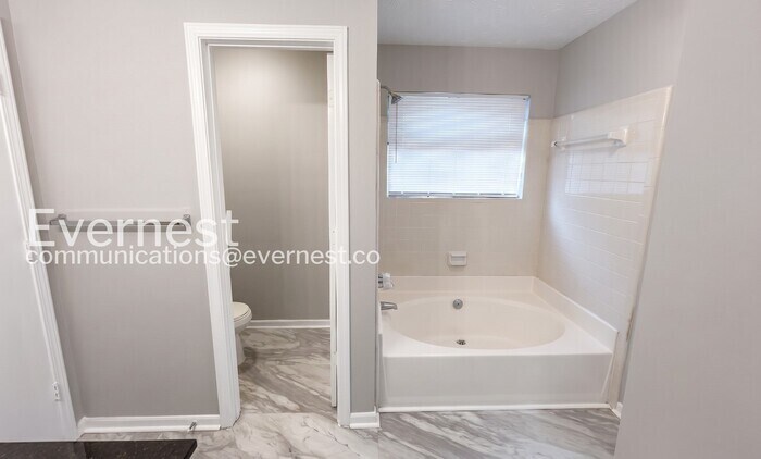 Building Photo - 3828 Landgraf Cove