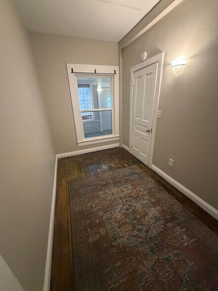 Building Photo - 134 Perry St