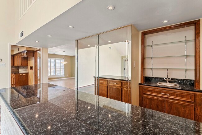 Building Photo - 3218 Freshmeadows Dr
