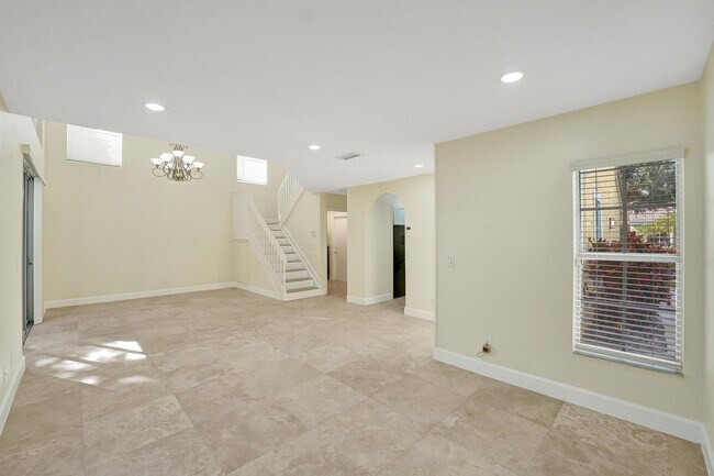 Building Photo - 949 Jade Ct